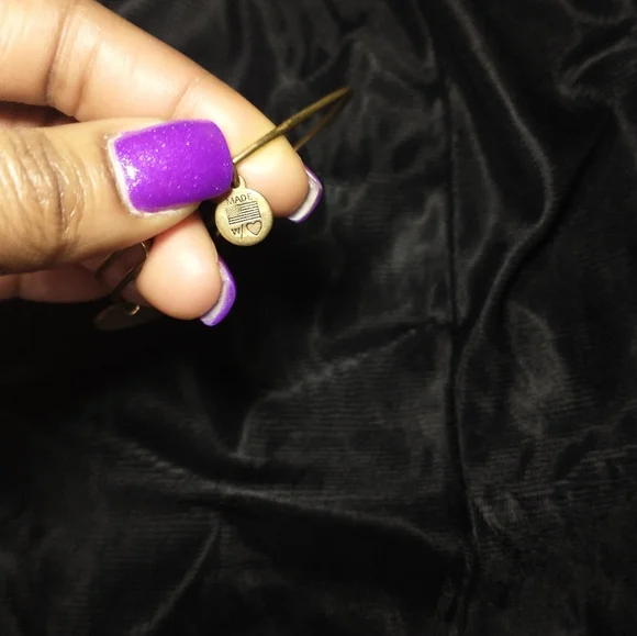 Women's Alex and Ani best friend bracelet - Picture 4 of 8